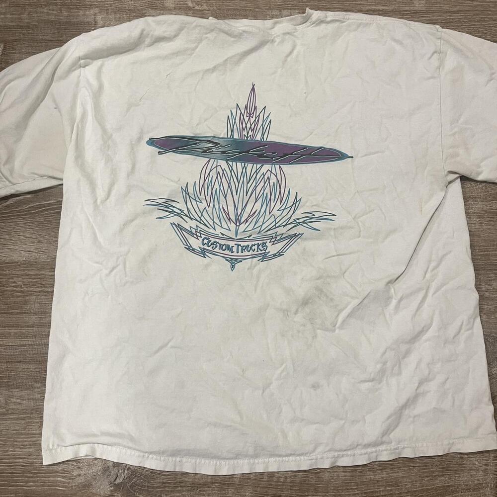 White and purple vintage surfboard graphic tee
